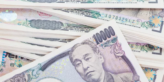 USD/JPY: 'Doji Star' on the lower 'Window'