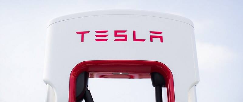 Tesla set new record